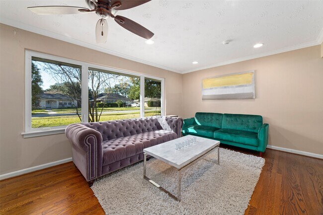 Foto del edificio - 10627 Moonlight Dr