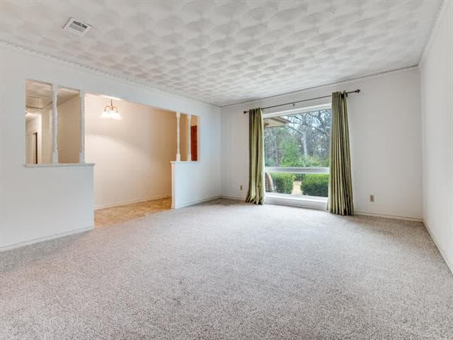 Building Photo - 2936 Woodmere Dr