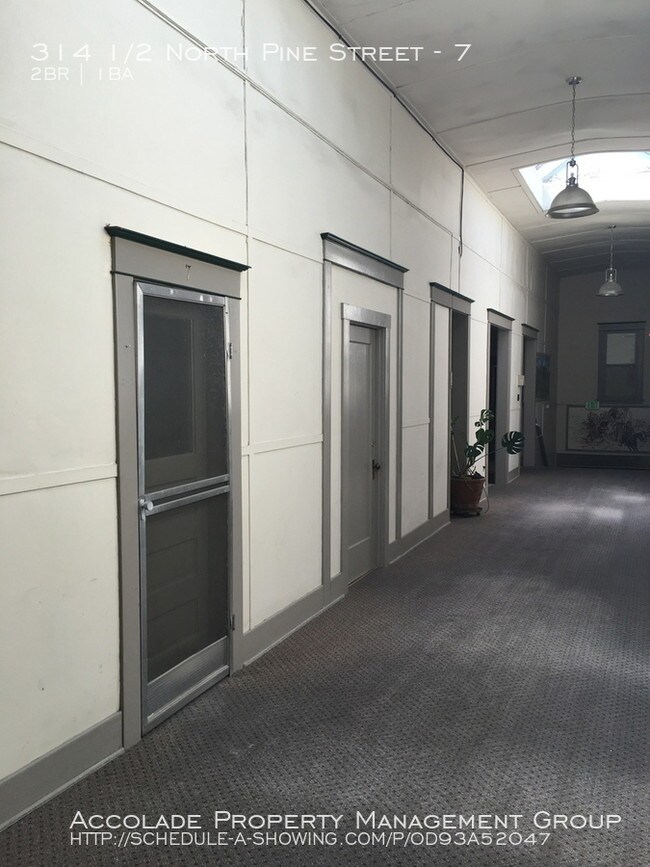 Building Photo - Awesome Downtown Ellensburg Apartment!