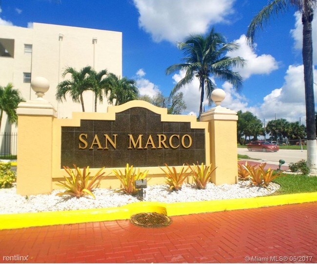 Foto del edificio - 8860 Fontainebleau Blvd