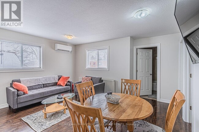 Building Photo - 266 Canice St