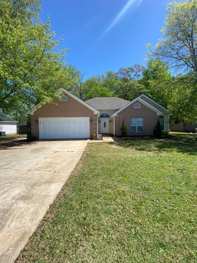 Primary Photo - 1112 Panola Cir