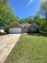 Building Photo - 1112 Panola Cir