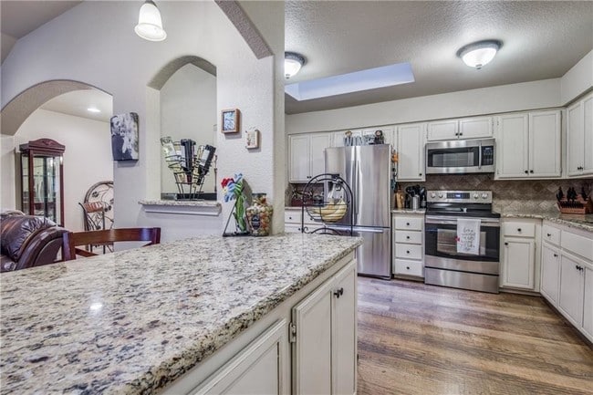 Building Photo - 1609 Willow Ln