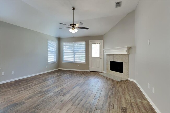 Building Photo - 12014 Piney Bend Dr