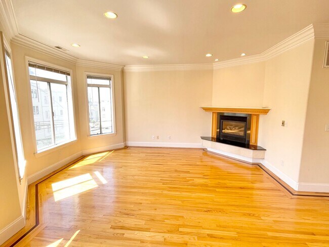 Building Photo - NML1526