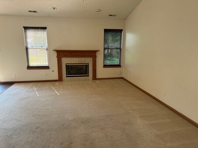 Foto del edificio - 3 Bedroom 2 Bath plus Office/Den