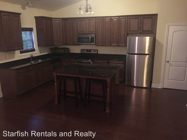 Building Photo - 3 br, 2 bath House - 131 Penny Lane