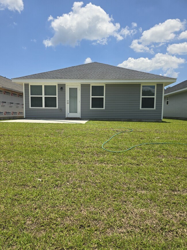 Building Photo - 8074 Westpointe Ln