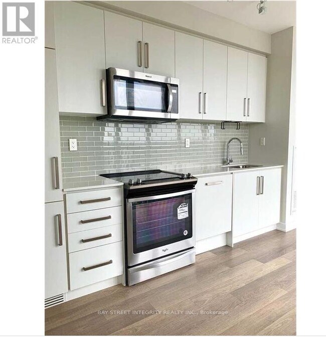 Photo du bâtiment - 5180-5180 Yonge St