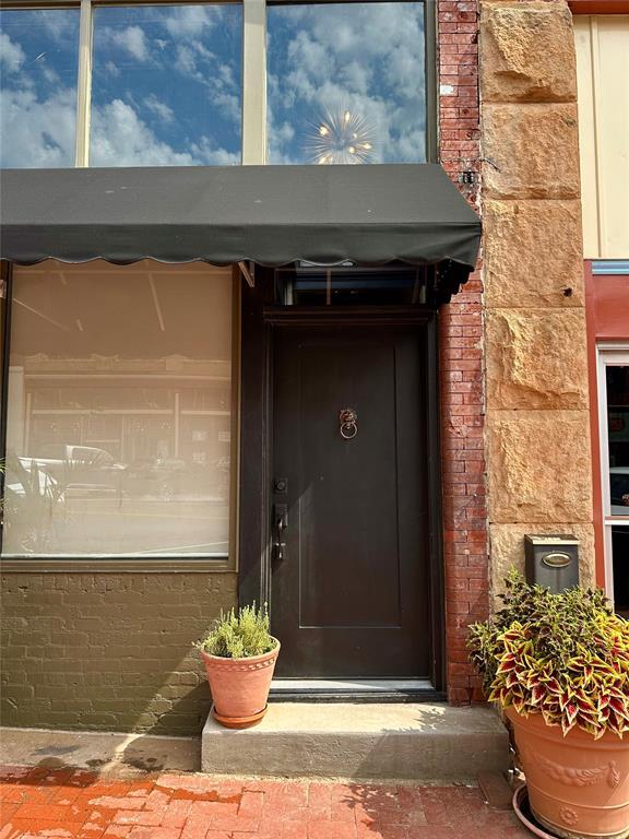 Building Photo - 108 E Oklahoma Ave