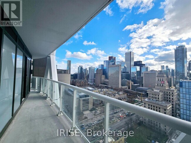 Photo du bâtiment - 230 Simcoe St