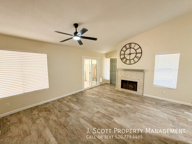 Foto del edificio - 6424 W Becker Ln