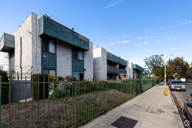 Building Photo - Willis Villas