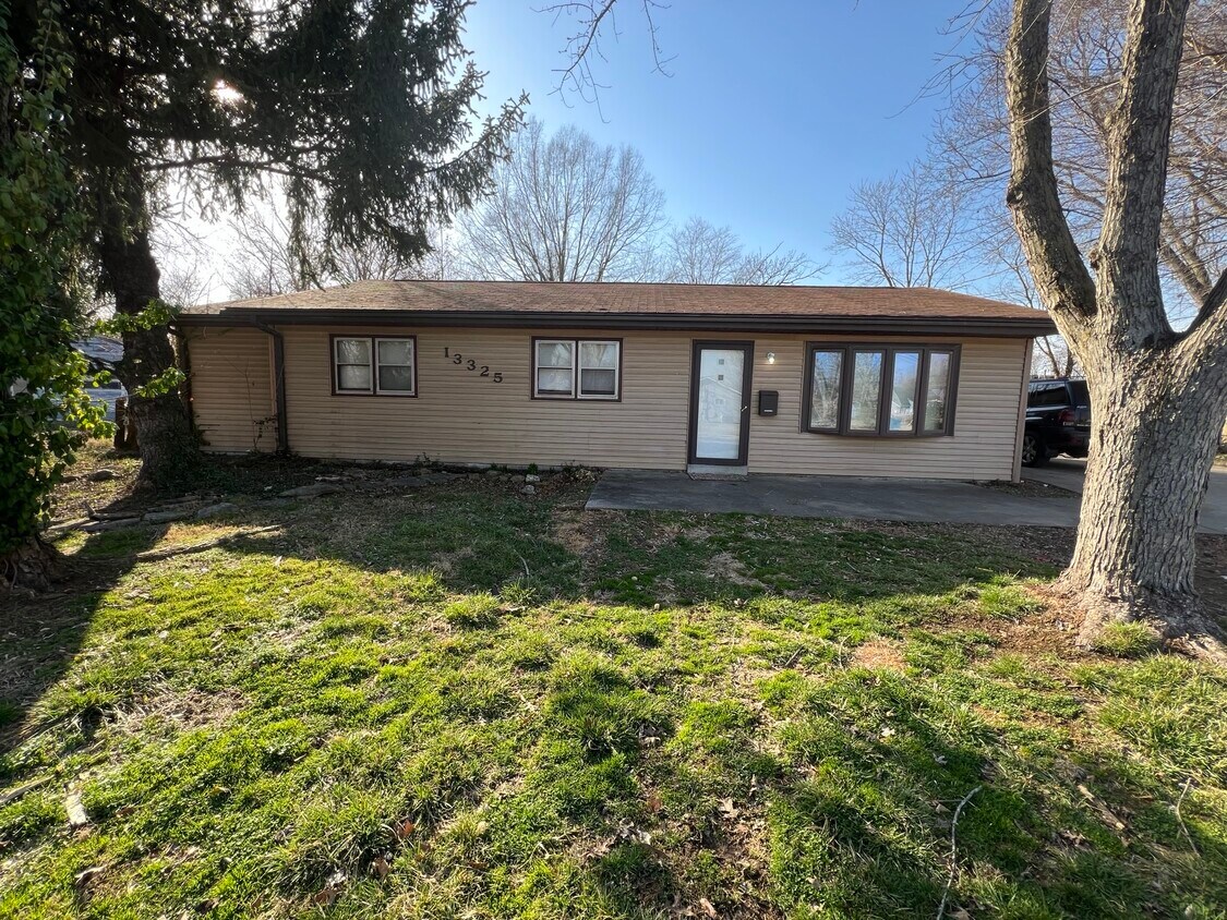 Primary Photo - 13325 Forge Cir