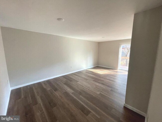 Foto del edificio - 9817 Rainleaf Ct