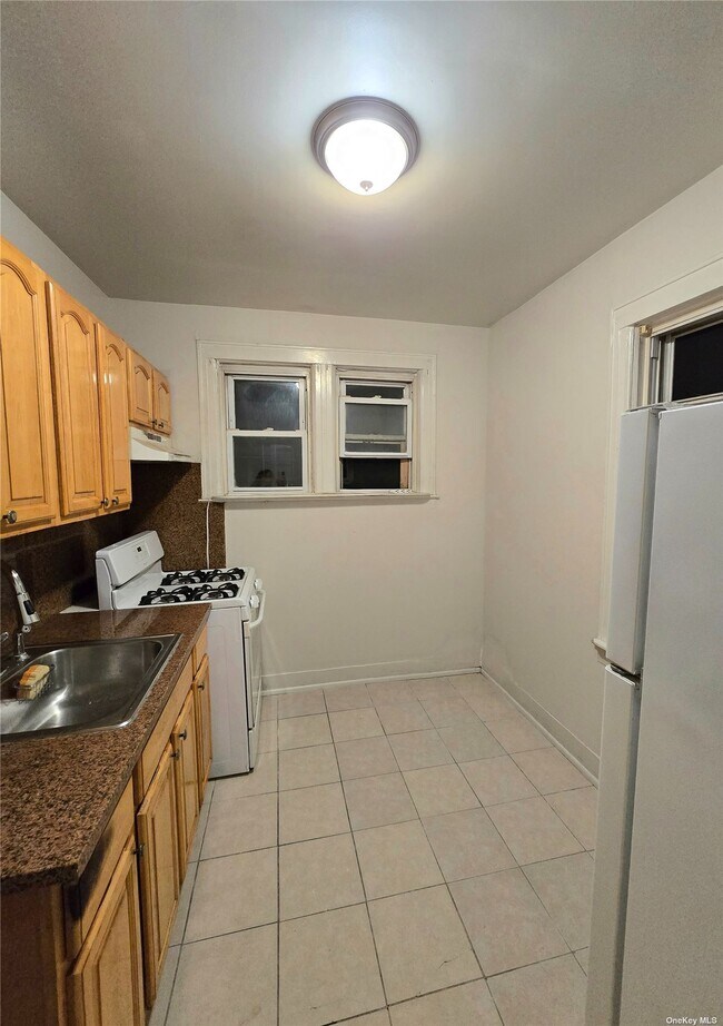 Foto del edificio - 98-04 31st Ave