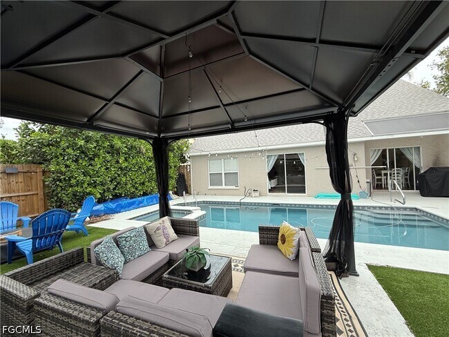 Foto del edificio - 15009 Cloverdale Dr