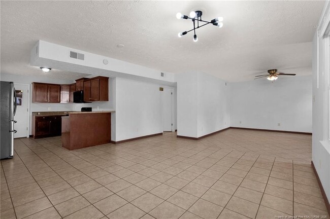 Building Photo - 2231 Tolgate Rd