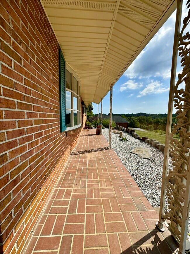 Foto del edificio - 1301 Chrisman Mill Rd