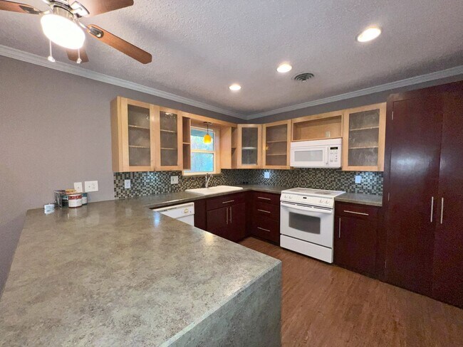 Building Photo - Nice 2/2/2 in North Richland Hills Ready f...