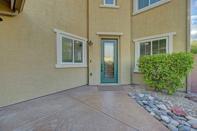 Building Photo - One-of-a-Kind 4 Bedroom Home with Casita i...