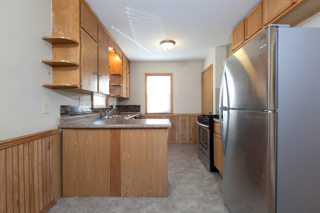 Building Photo - Beautiful 3 Bedroom, 1 Bathroom House in N...