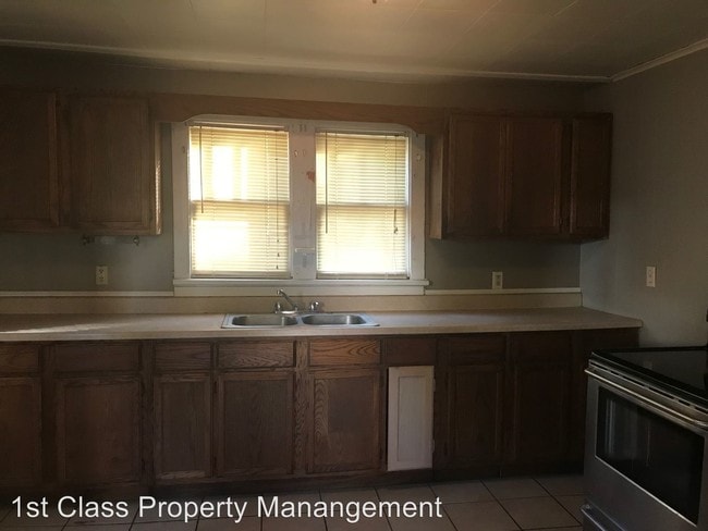 Building Photo - 2 br, 1 bath House - 1204 Apple St