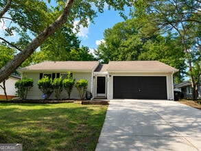 Building Photo - 1710 Underwood Dr SE
