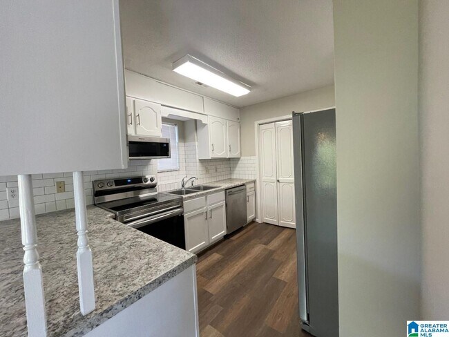 Building Photo - 222 E Green