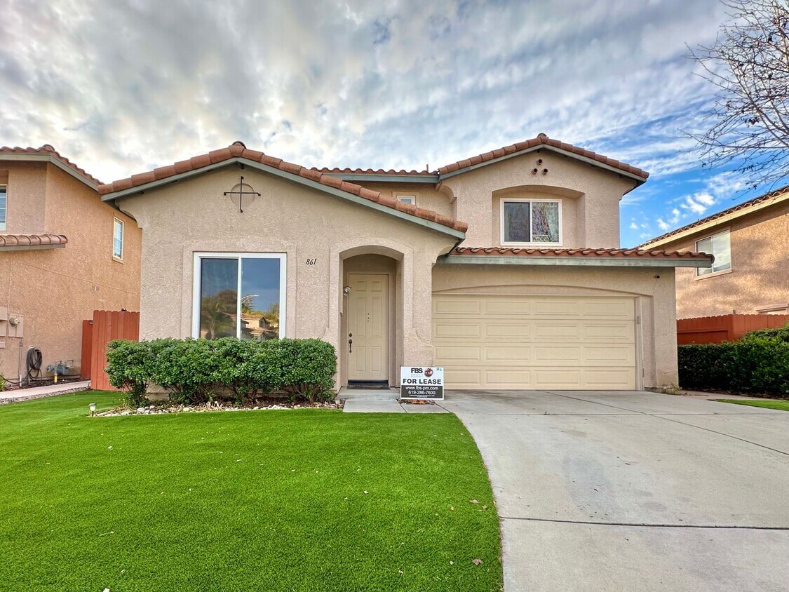 Primary Photo - Modern Comfort in Vista: 3BR/2.5BA Rental ...