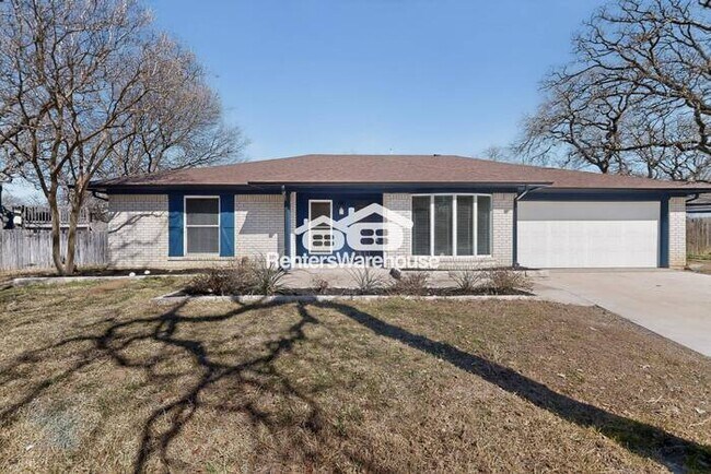 Building Photo - RENOVATED AND MOVE IN READY - ARLINGTON