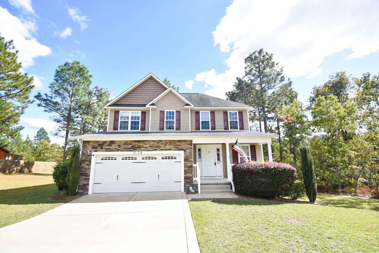 One Month Rent Free 3 Bedroom 2.5 Bathroo... House Rental in