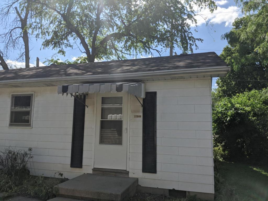 Primary Photo - 2204 #B E University Ave