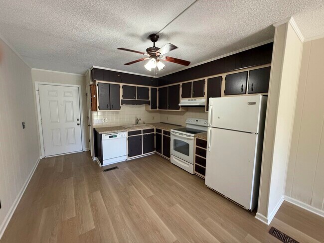 Foto del edificio - 4067 Fairway Dr