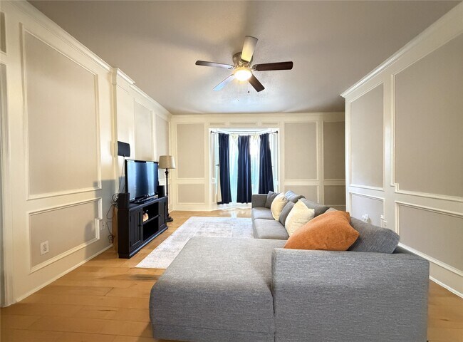 Foto del edificio - 2255 Braeswood Park Dr