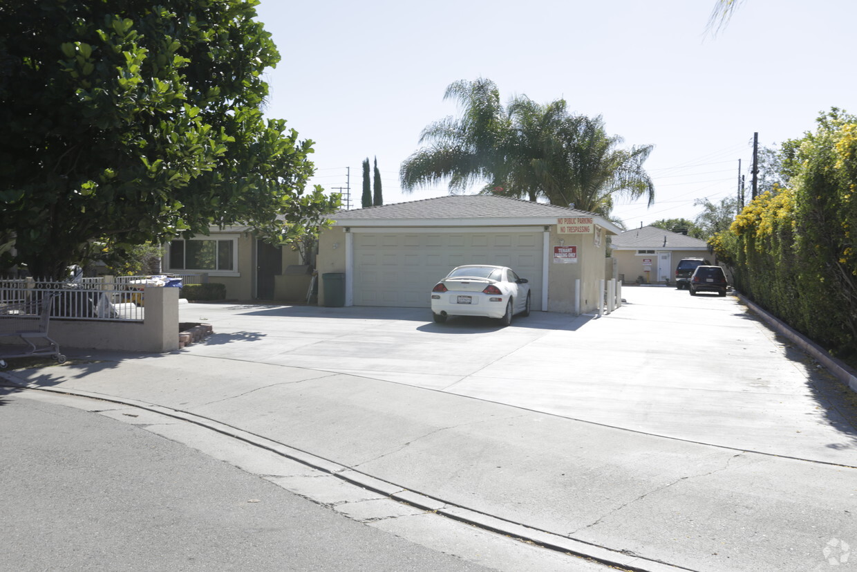 Foto principal - 3316 W 7th St
