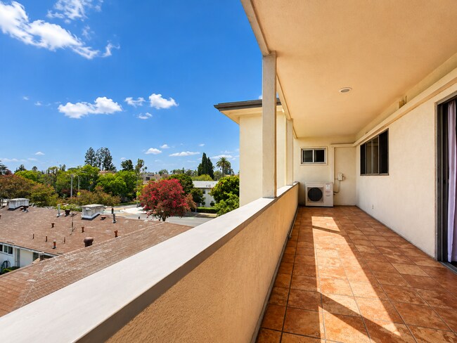 Balcón - 1299 Cordova St