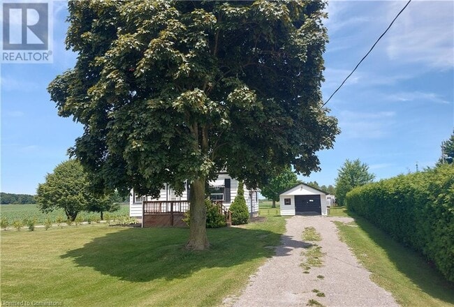 Building Photo - 1068 1