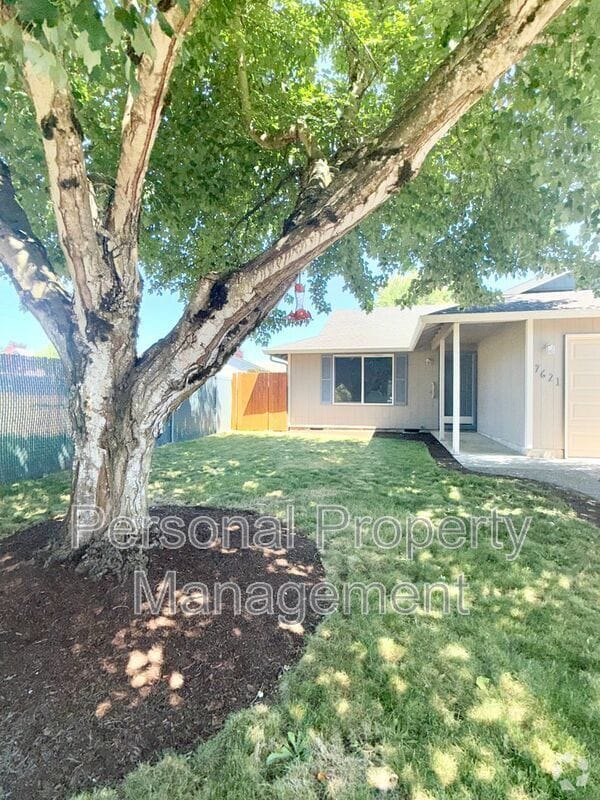 Building Photo - 7621 NE 158th Ave
