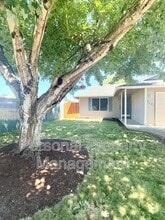 Building Photo - 7621 NE 158th Ave