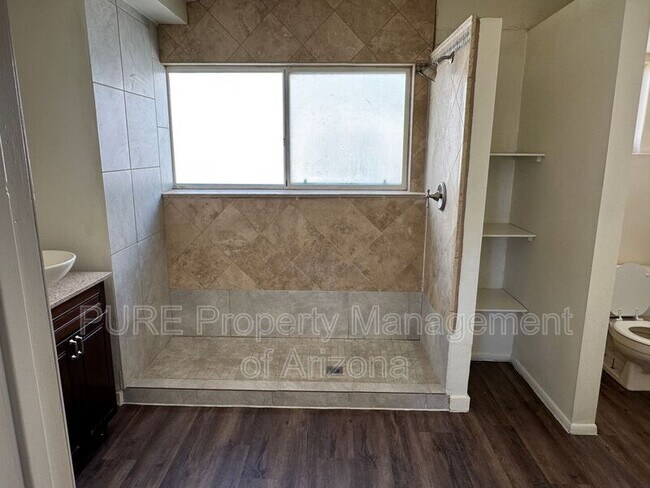 Foto del edificio - 221 E 2nd Ave