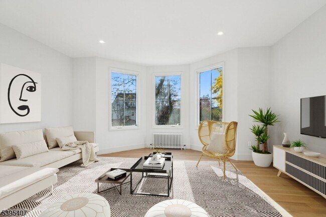 Foto del edificio - 75 Midland Ave