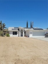 Building Photo - 57336 Crestview Dr