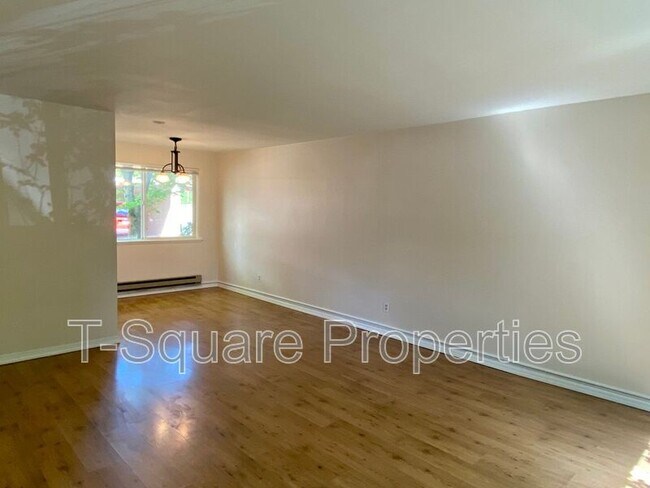Foto del edificio - 4883 Terrace Dr NE