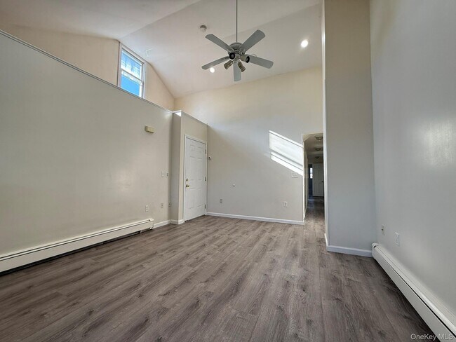 Foto del edificio - 51 Schneider Ave