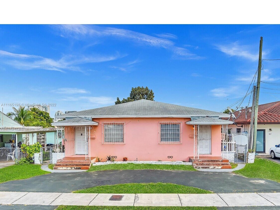 Primary Photo - 919 NW 23rd Ct