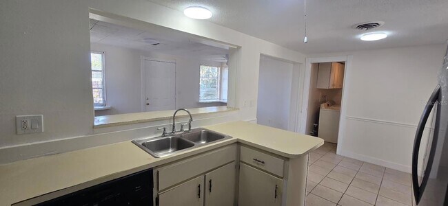 Foto del edificio - 36 Tulane Rd