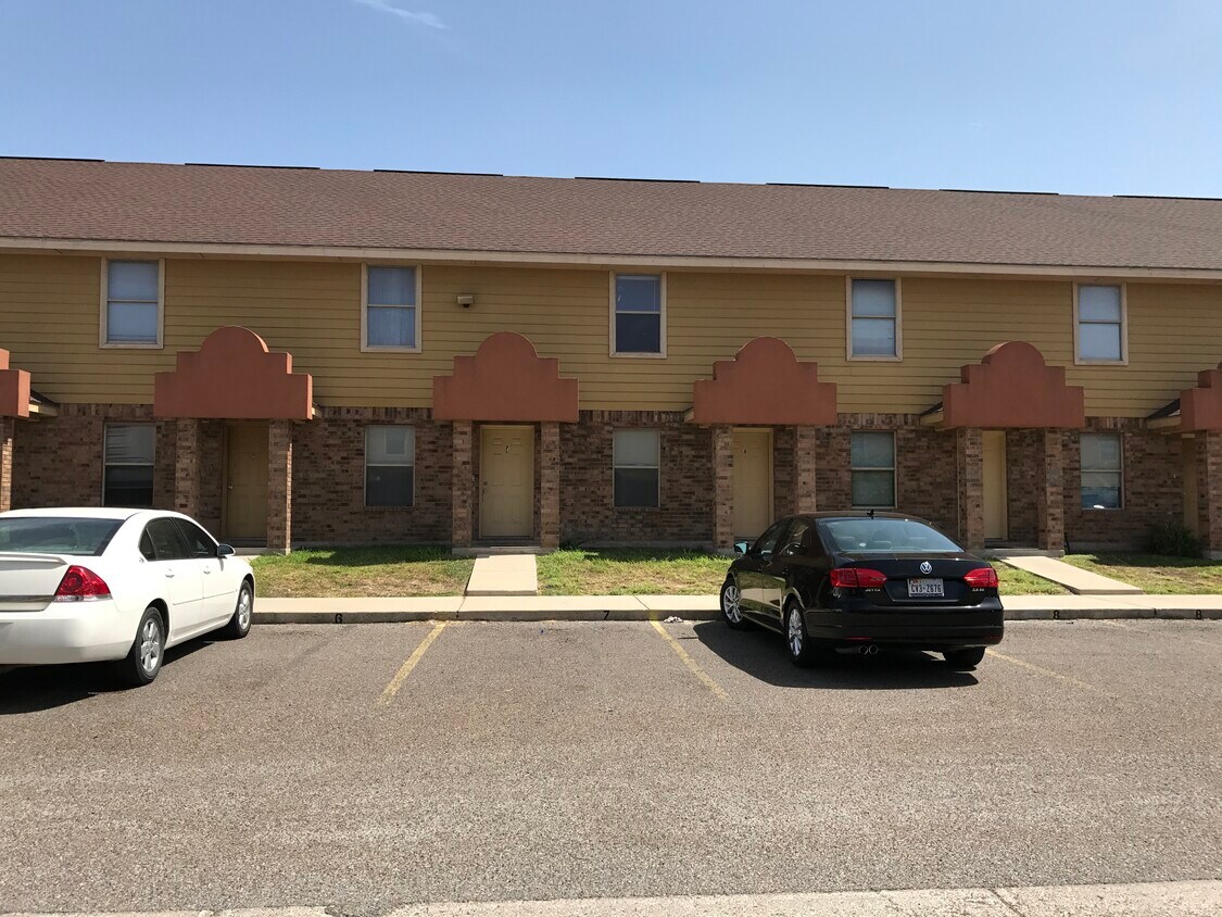 Primary Photo - 3210 N Moorefield Rd