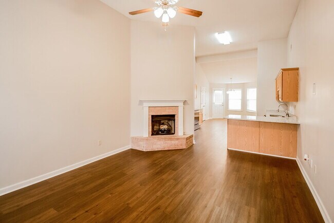 Foto del edificio - 4490 Shadow Glen Cove